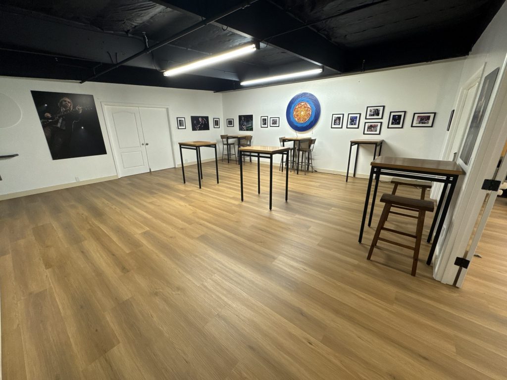 Looking into the Upstairs gallery space from the corner by the doors. 